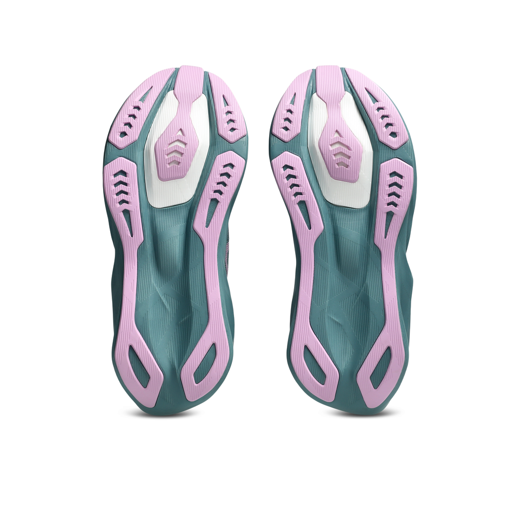 ASICS Frauen Novablast 6