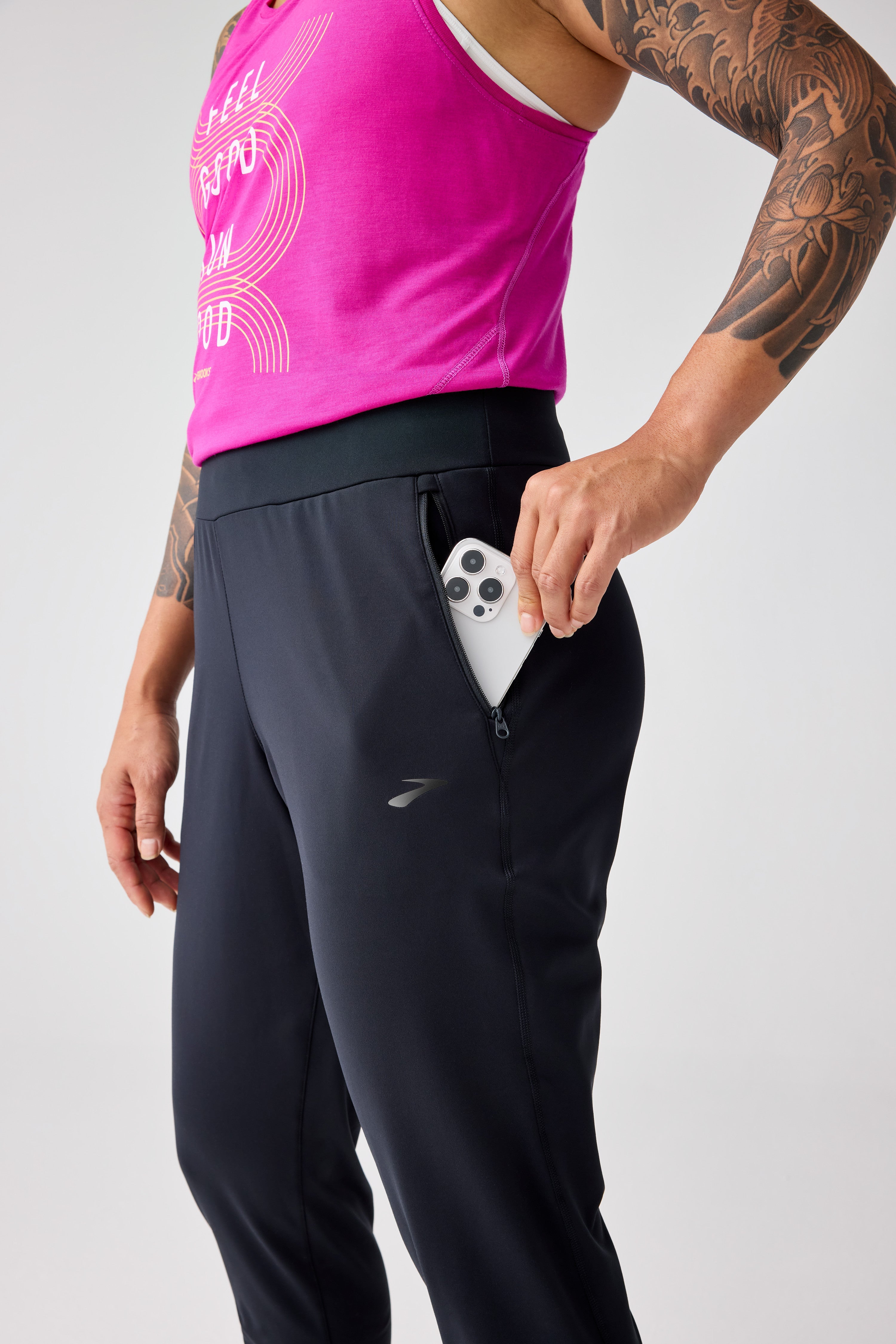 Brooks Frauen Momentum Thermal Jogger 2.0