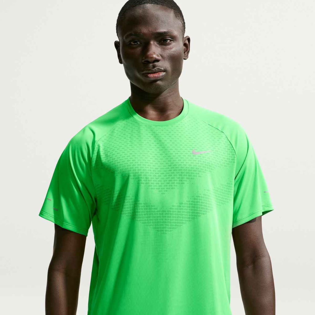 Nike Männer Stride Dri-FIT ADV Shorts-Sleeve Running Top
