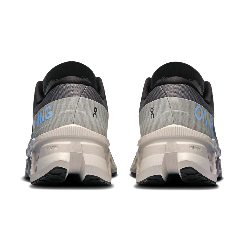 Auf dem Men's Cloudmonster 3