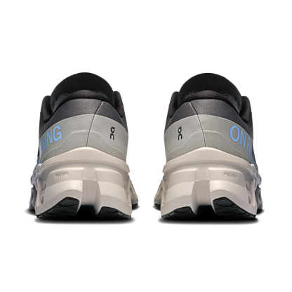 Auf dem Men's Cloudmonster 3