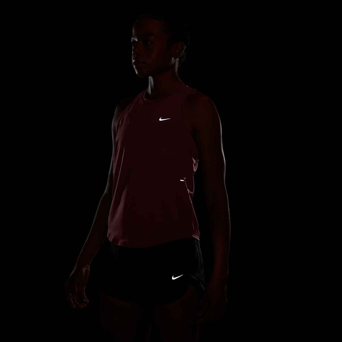 Nike Frauen Swift Dri-FIT Running Tanktop