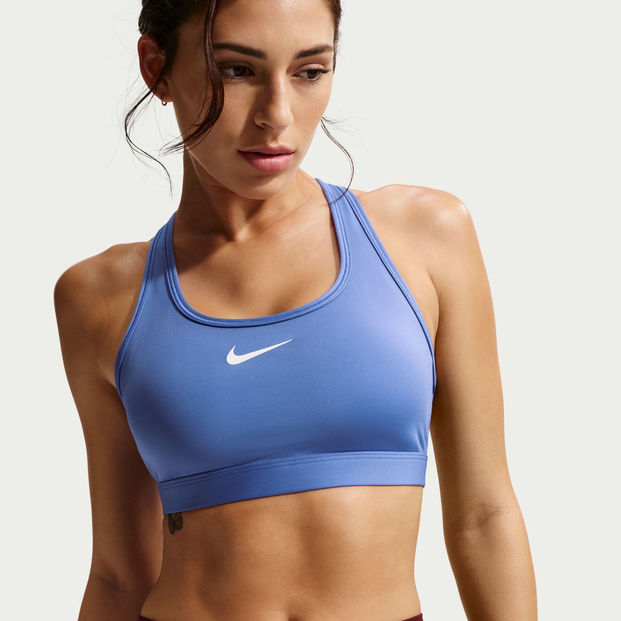 Nike Damen Swoosh mittlerer Halt gepolsterte Sport-BH