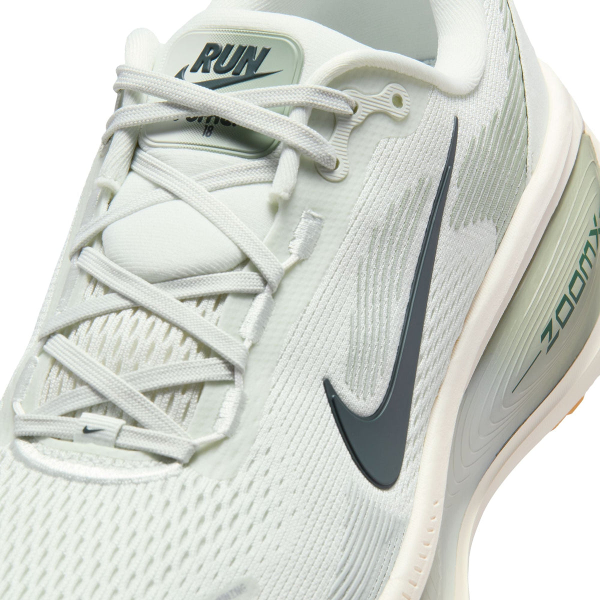 Nike Männer Vomero 18