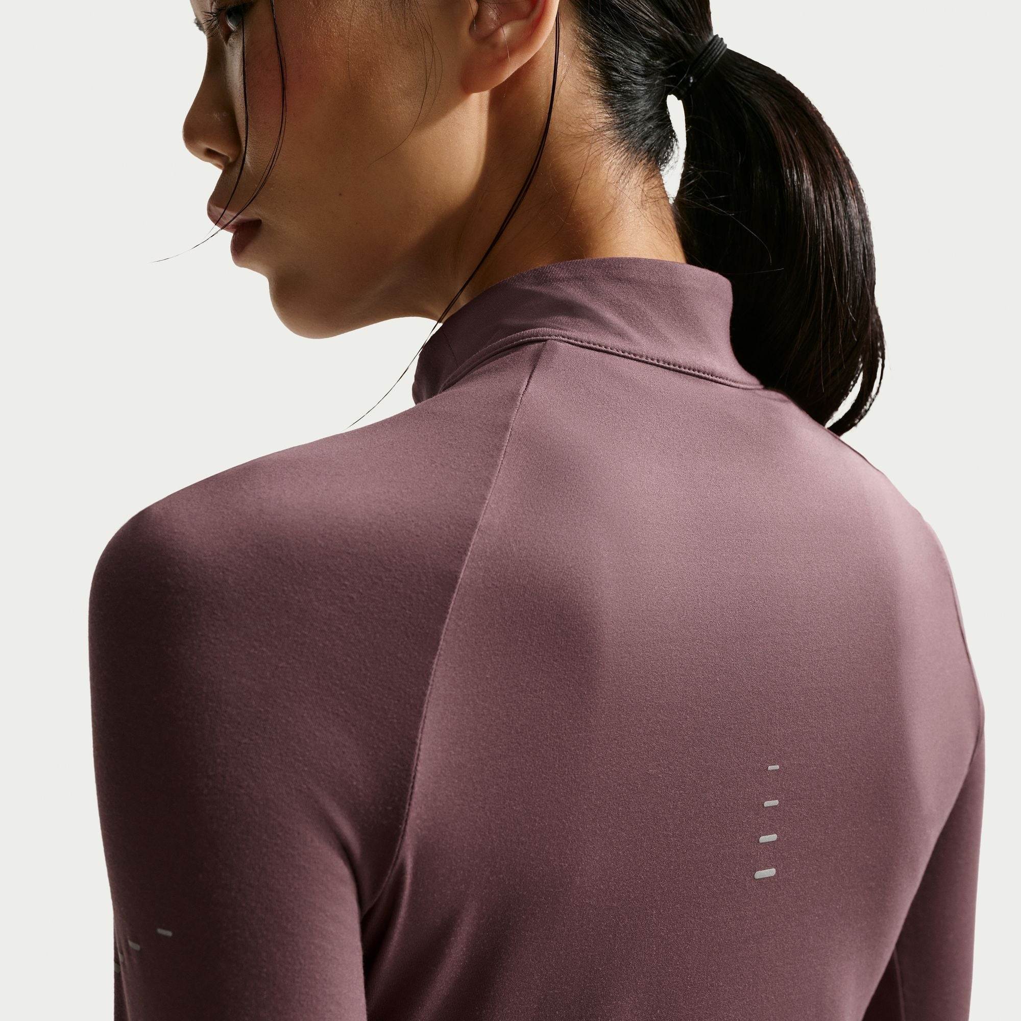 Nike Frauen Swift Dri-FIT UV 1/4-Zip Running Top