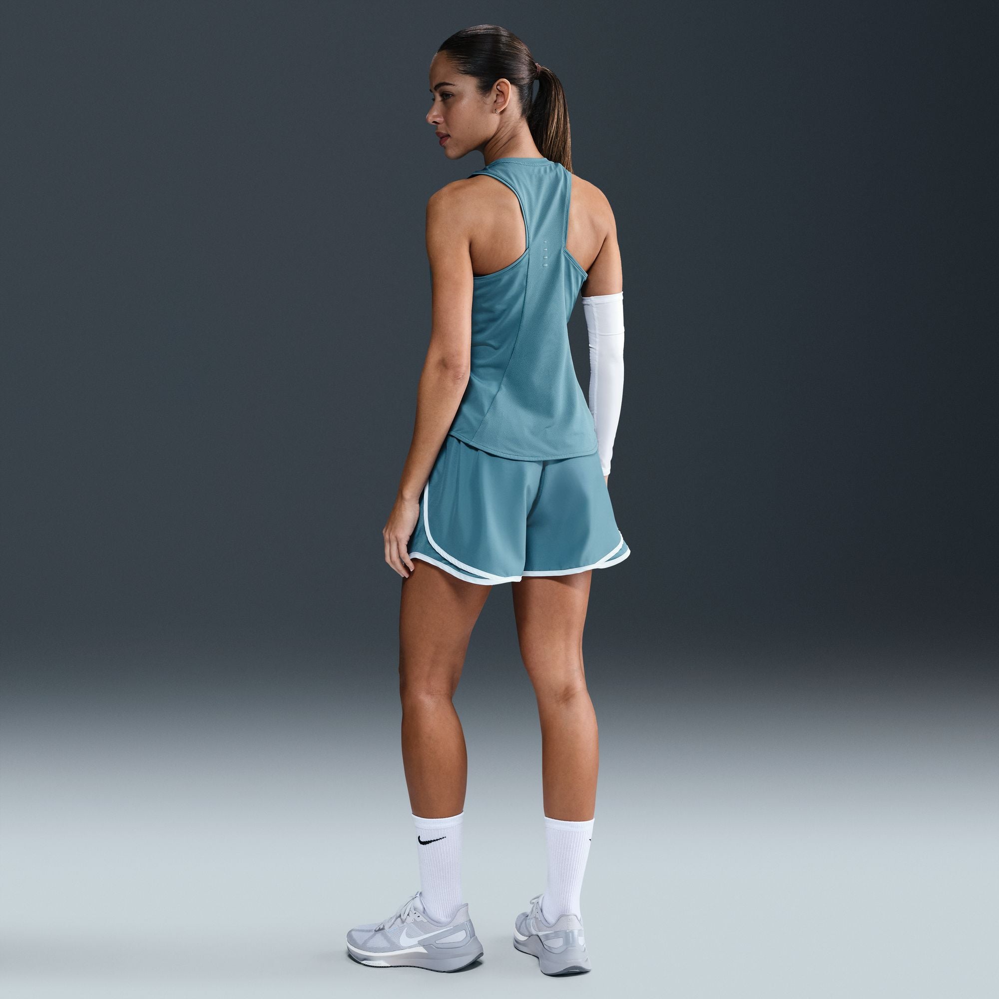 Nike Frauen Swift Dri-FIT Running Tanktop