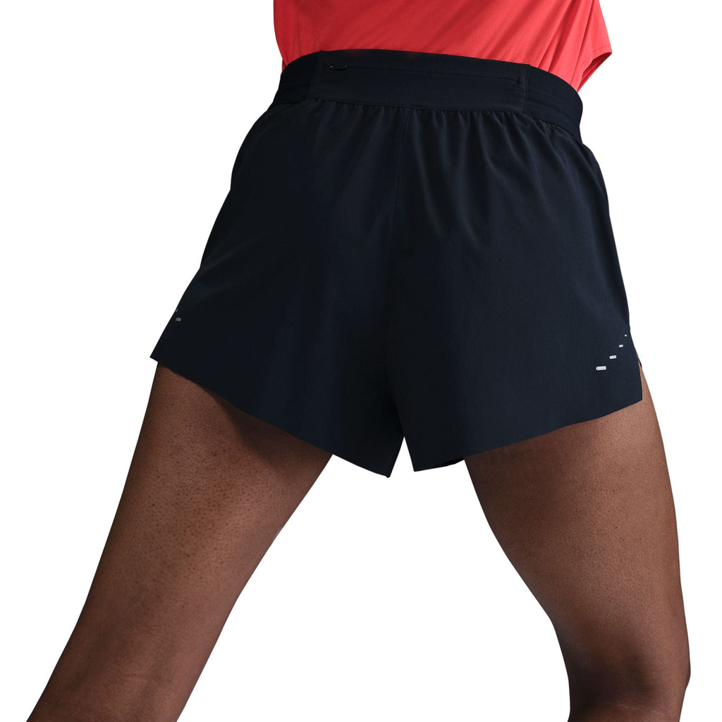 Nike Frauen Swift Dri-FIT Mid-Rise 2,5' Kurz-Lined Running Shorts