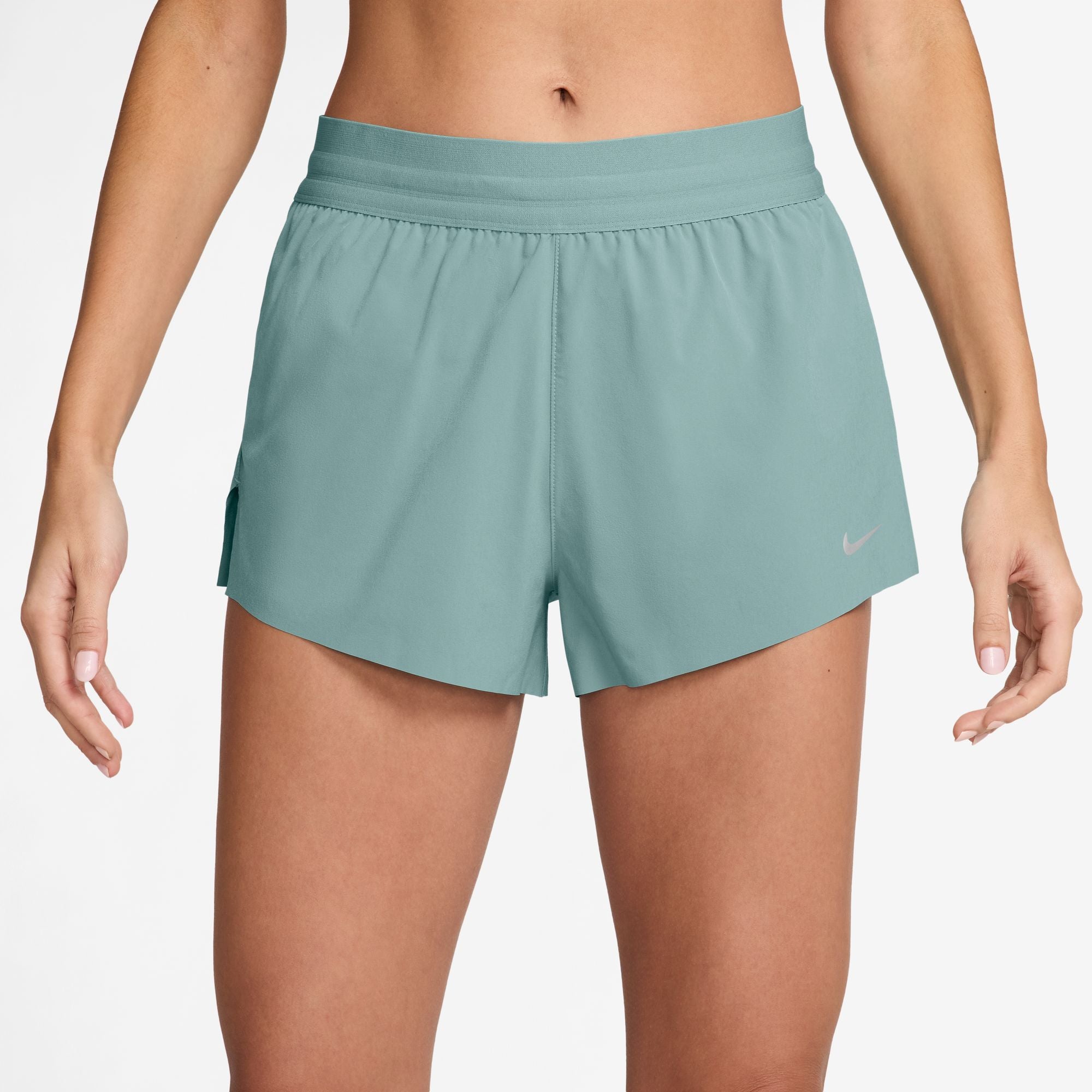Nike Frauen Swift Dri-FIT Mid-Rise 2,5' Kurz-Lined Running Shorts