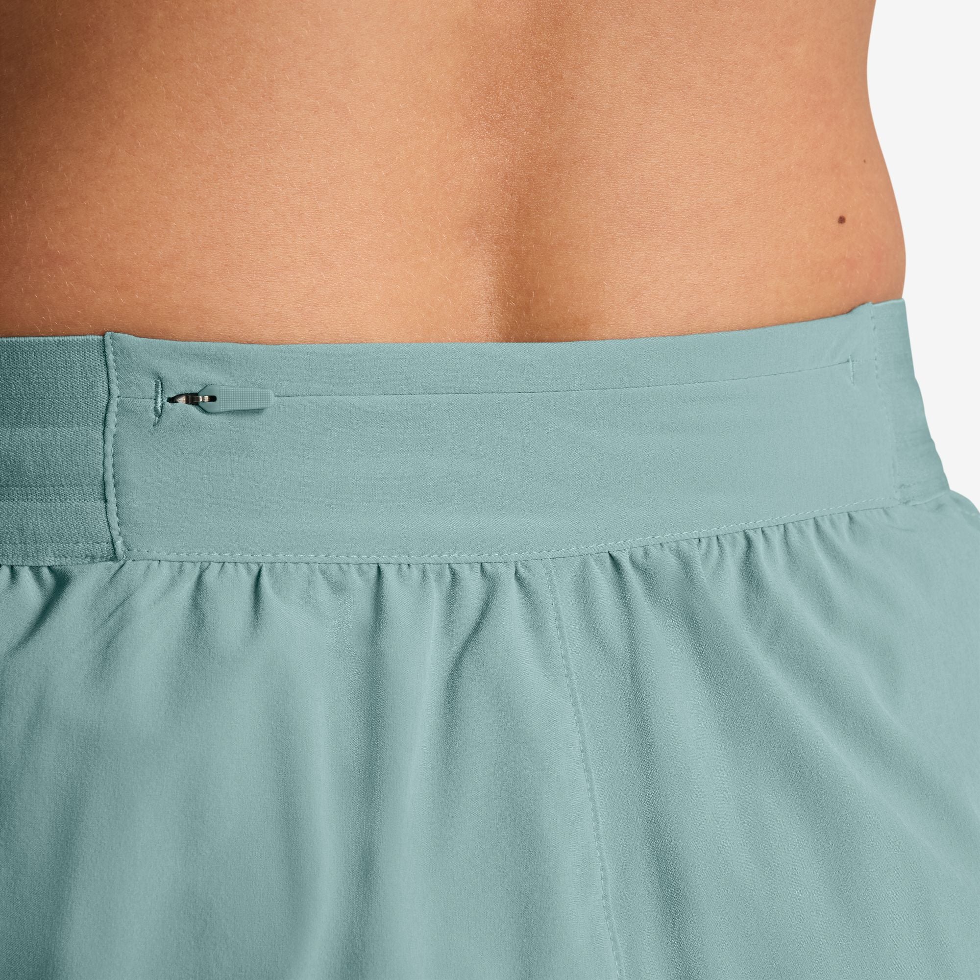 Nike Frauen Swift Dri-FIT Mid-Rise 2,5' Kurz-Lined Running Shorts