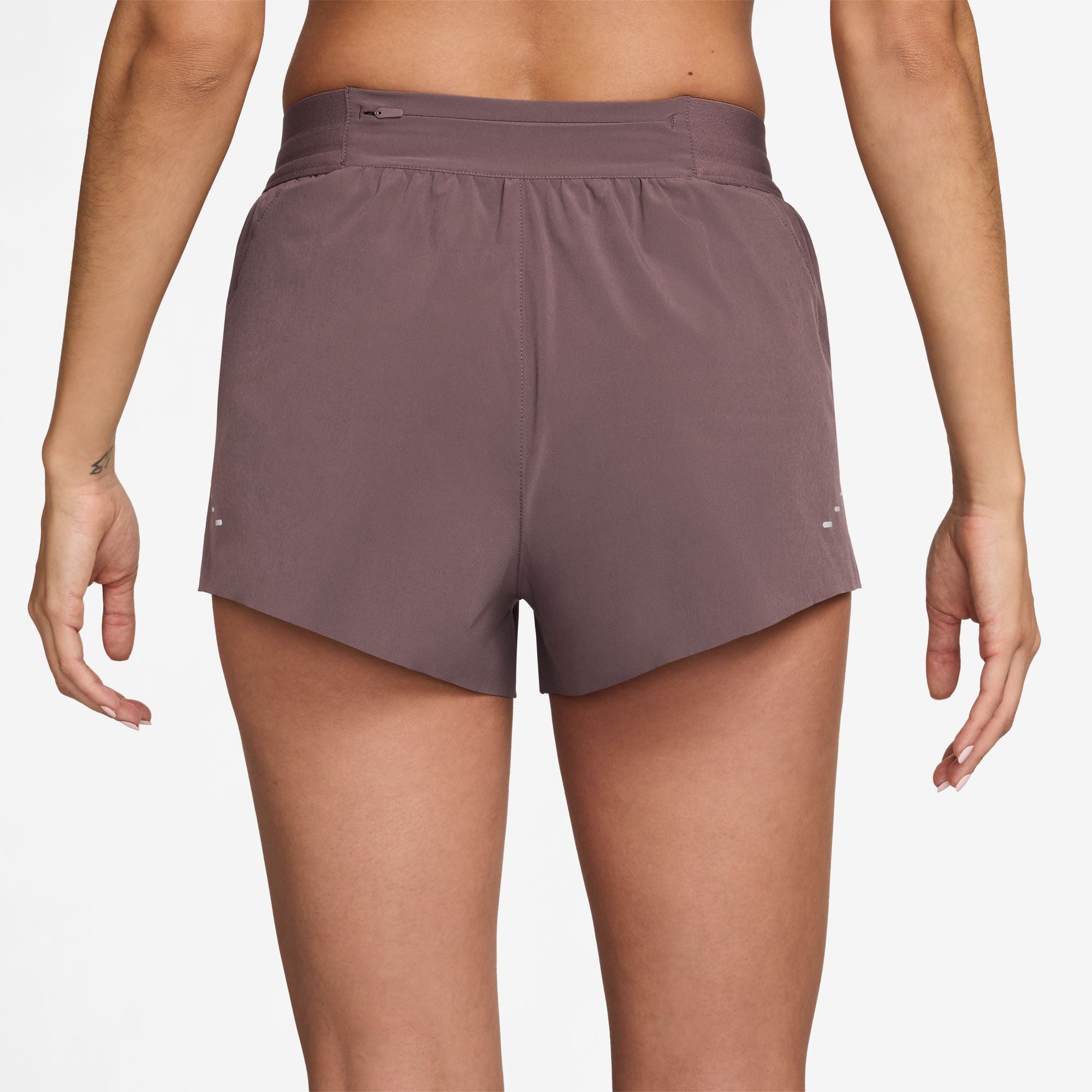 Nike Frauen Swift Dri-FIT Mid-Rise 2,5' Kurz-Lined Running Shorts