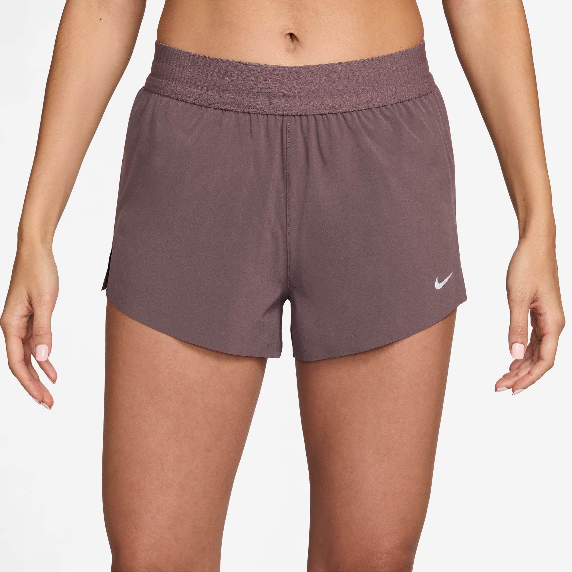 Nike Frauen Swift Dri-FIT Mid-Rise 2,5' Kurz-Lined Running Shorts