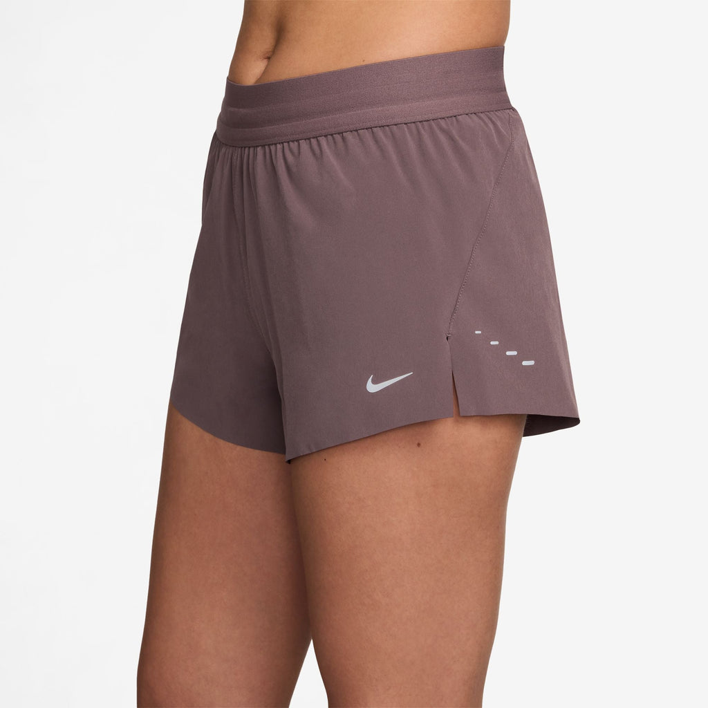 Nike Frauen Swift Dri-FIT Mid-Rise 2,5' Kurz-Lined Running Shorts