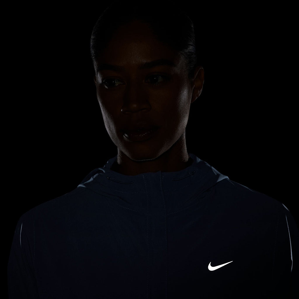 Nike Damen Swift Repelable Packable Running Jacke