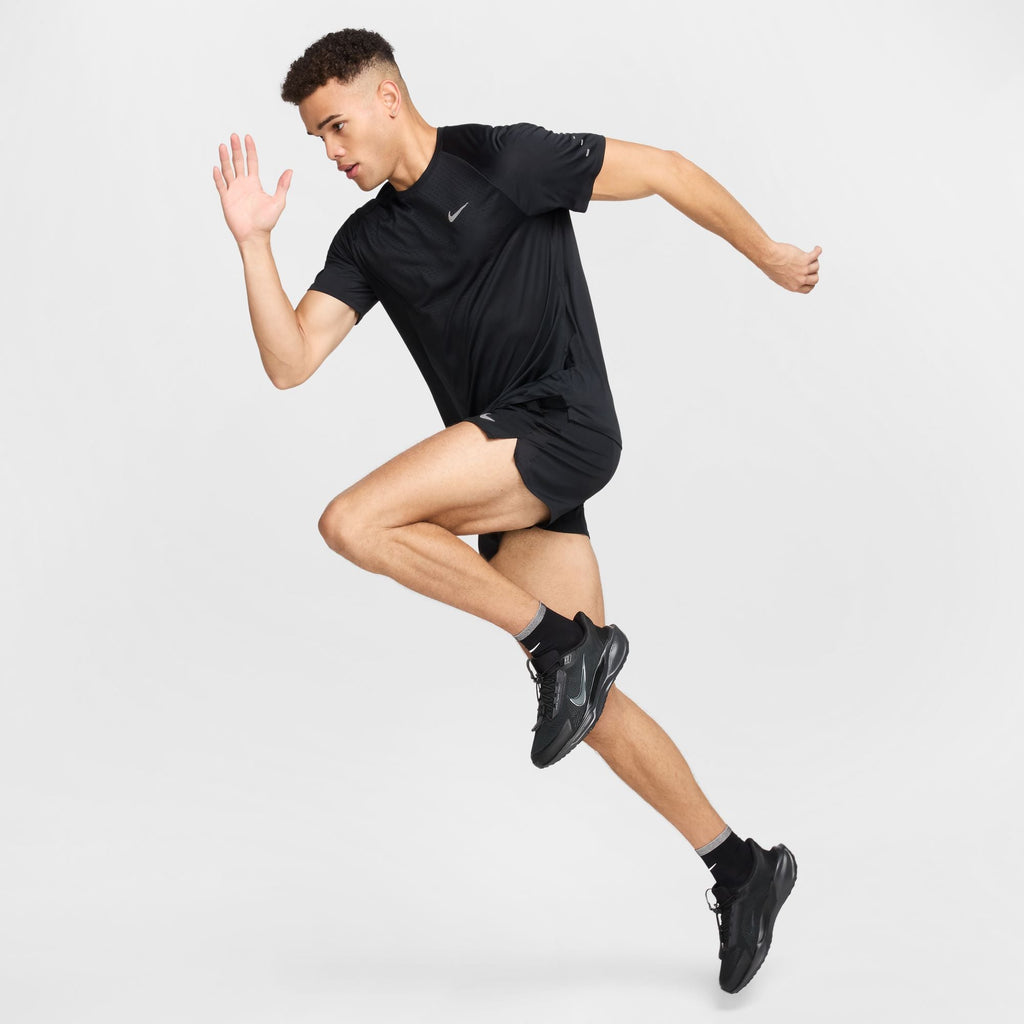 Nike Männer Stride Dri-FIT ADV Shorts-Sleeve Running Top