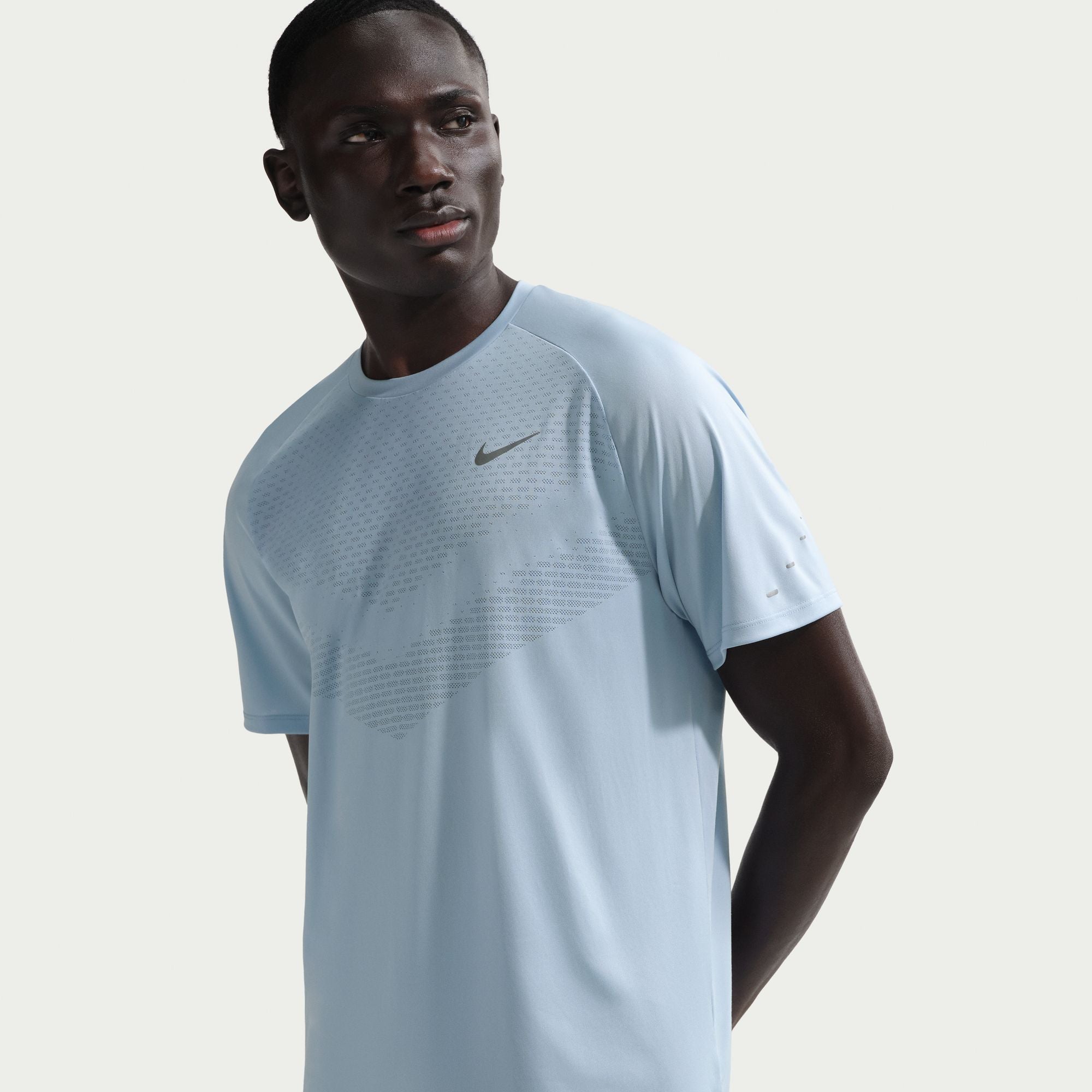 Nike Männer Stride Dri-FIT ADV Shorts-Sleeve Running Top