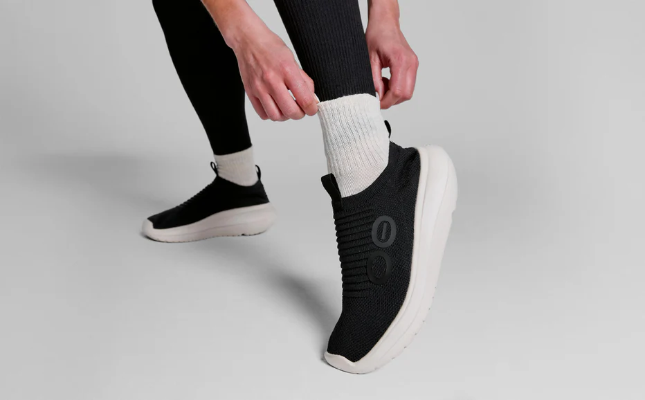OOFOS Frauen OOmy Zen Schuh