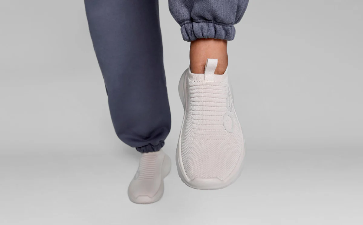 OOFOS Frauen OOmy Zen Schuh