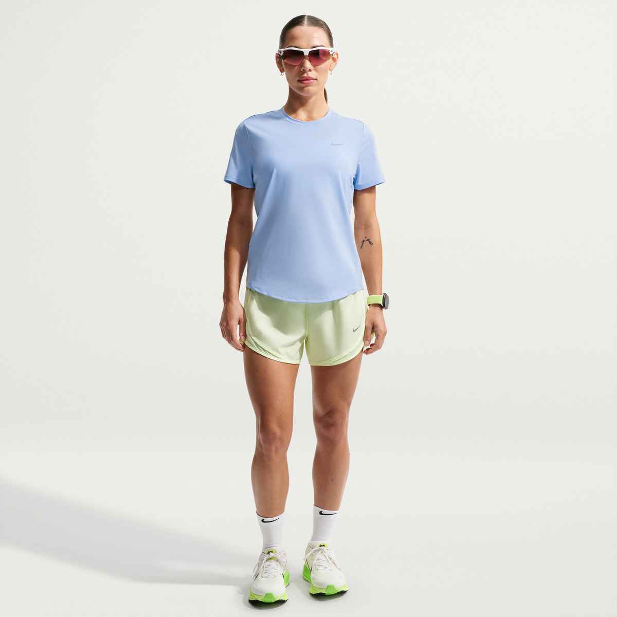 Nike Frauen Swift Dri-FIT Shorts-Sleeve Running Top